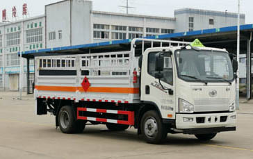 大力牌DLQ5120TQPCA6型氣瓶運(yùn)輸車